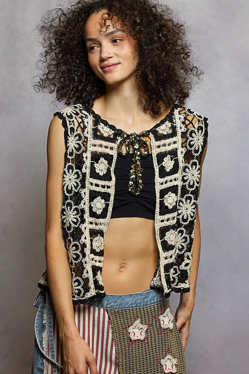 Pol Tie Front Floral Pattern Crochet Vest With Scalloped Edge