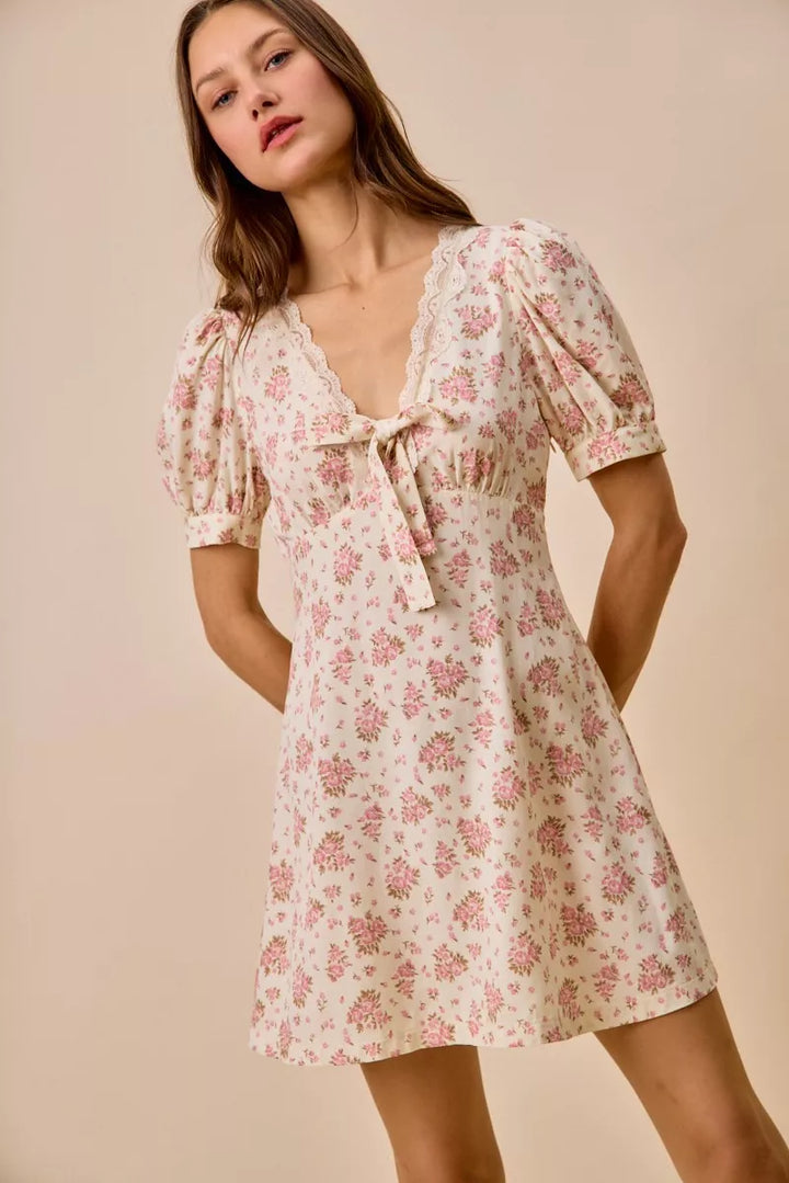 So Me Floral Lace Trimed Short Sleeves Mini Dress