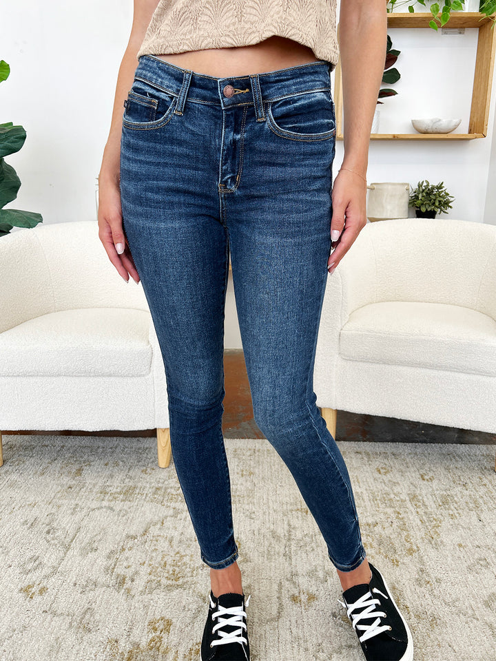 Medium Judy Blue Full Size Classic Handsand Skinny Jeans