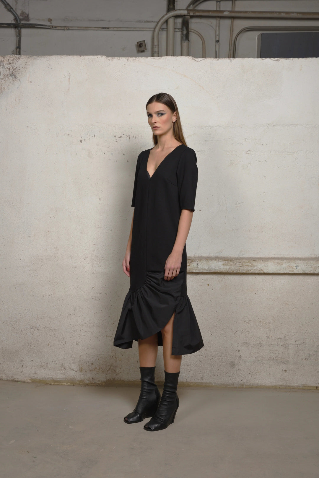 Unbalance Ruffle Dress