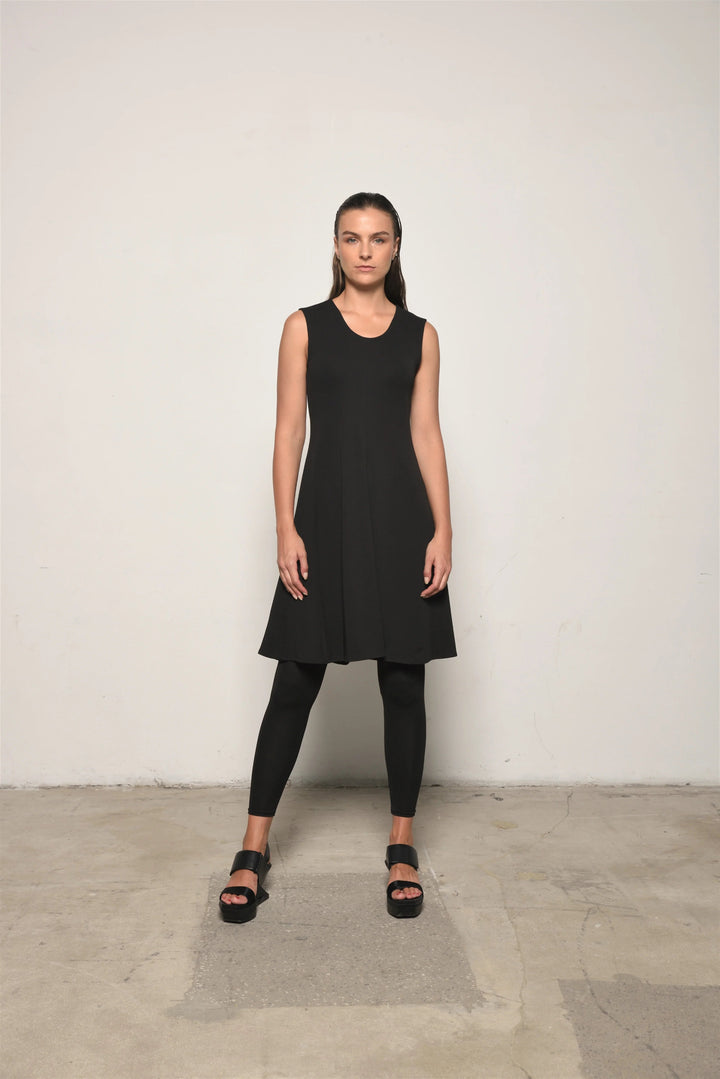 Medium Sleeveless Traveler Dress