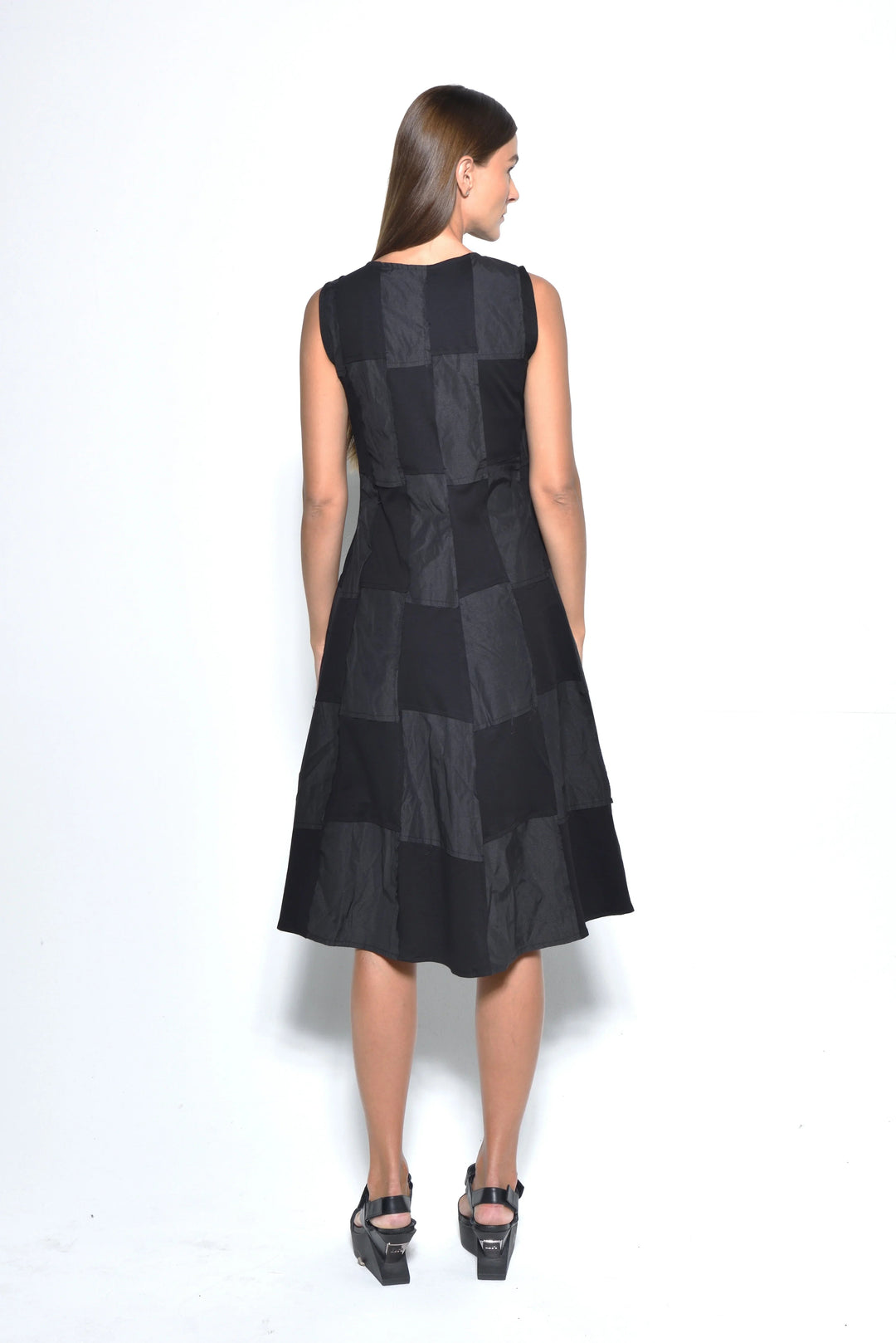 Large Sleeveless Chessboard Dress