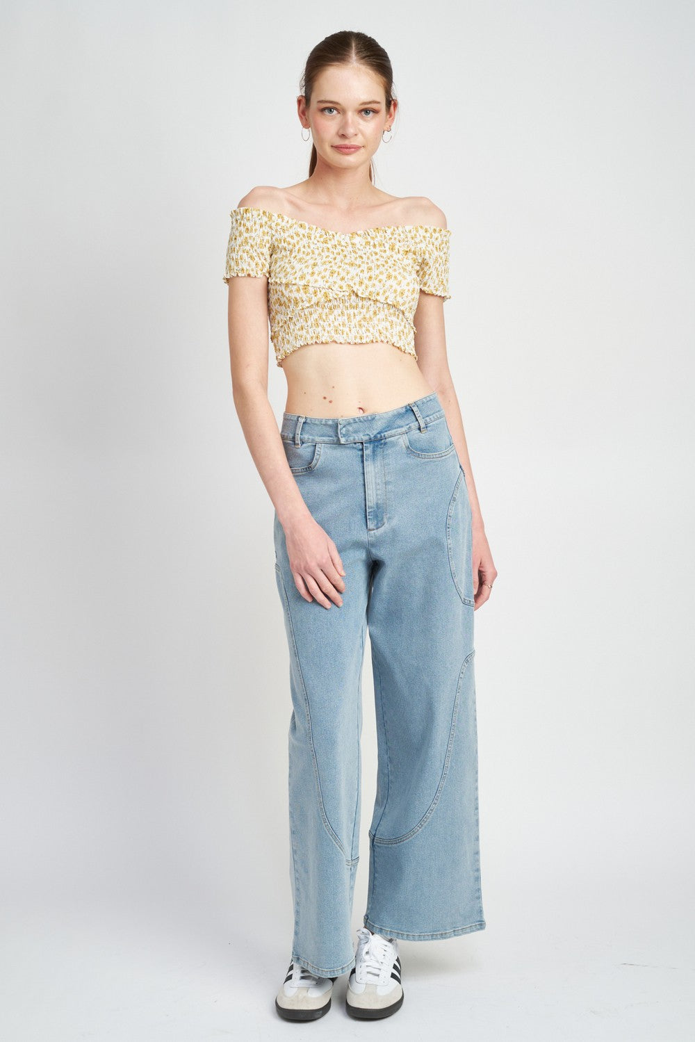Sound Neck Floral Smocked Top