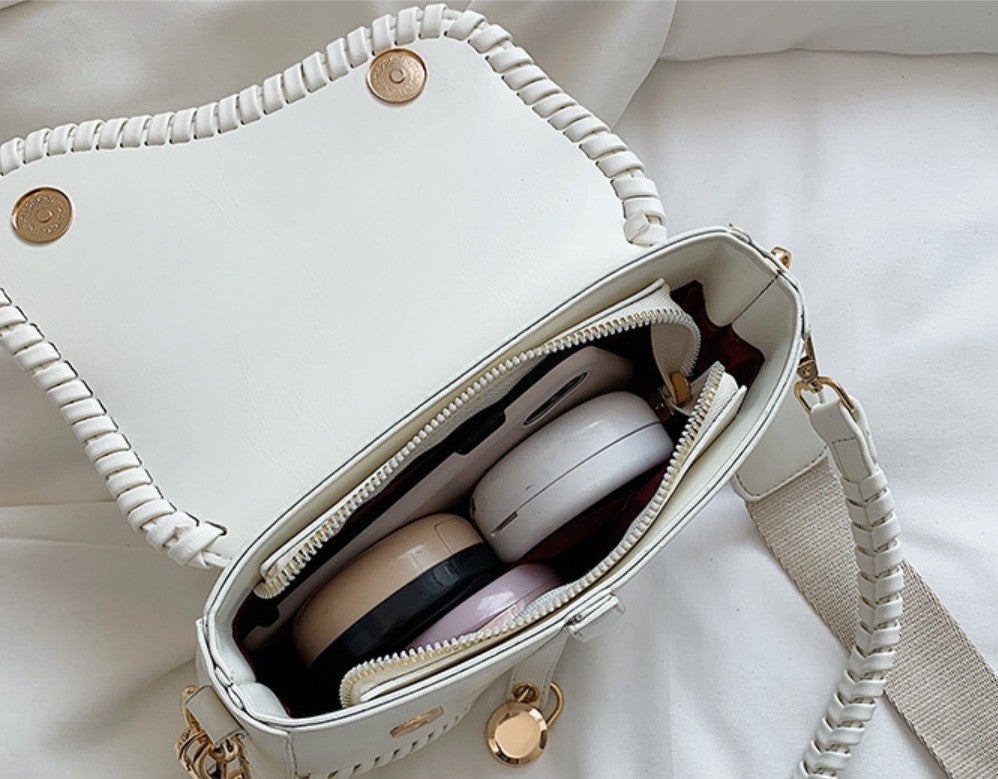Adeline Saddle Crossbody Hand Bag | Anekay