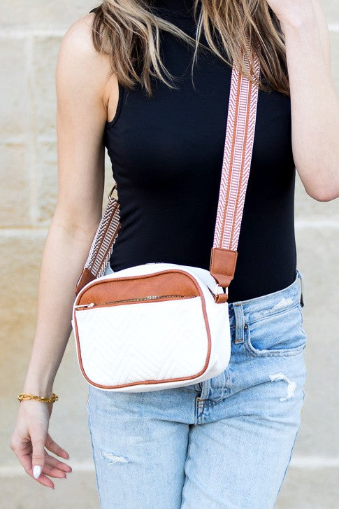 Black Everly Vegan Leather Camera Crossbody | Anekay