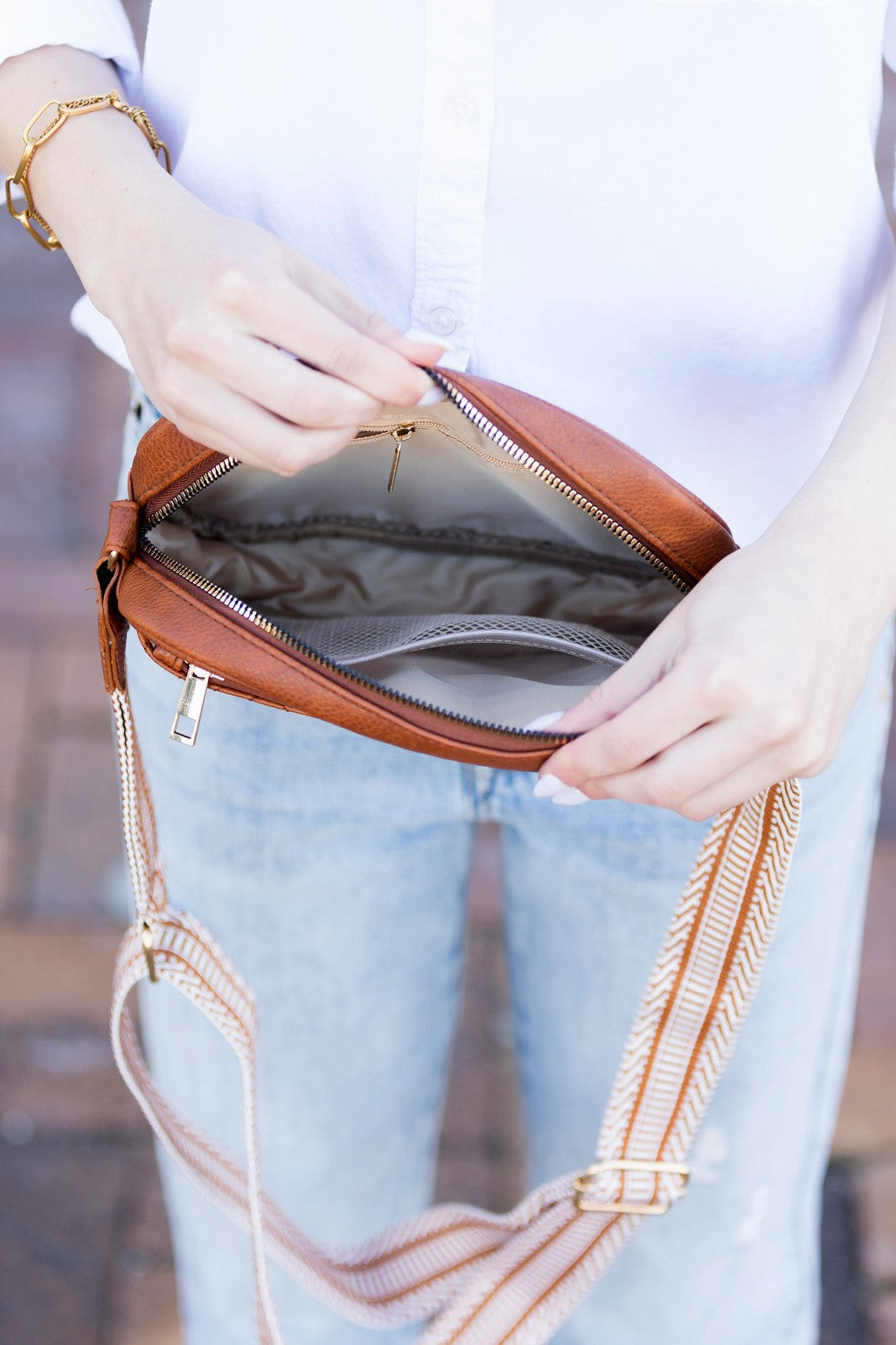 Everly Vegan Leather Camera Crossbody | Anekay