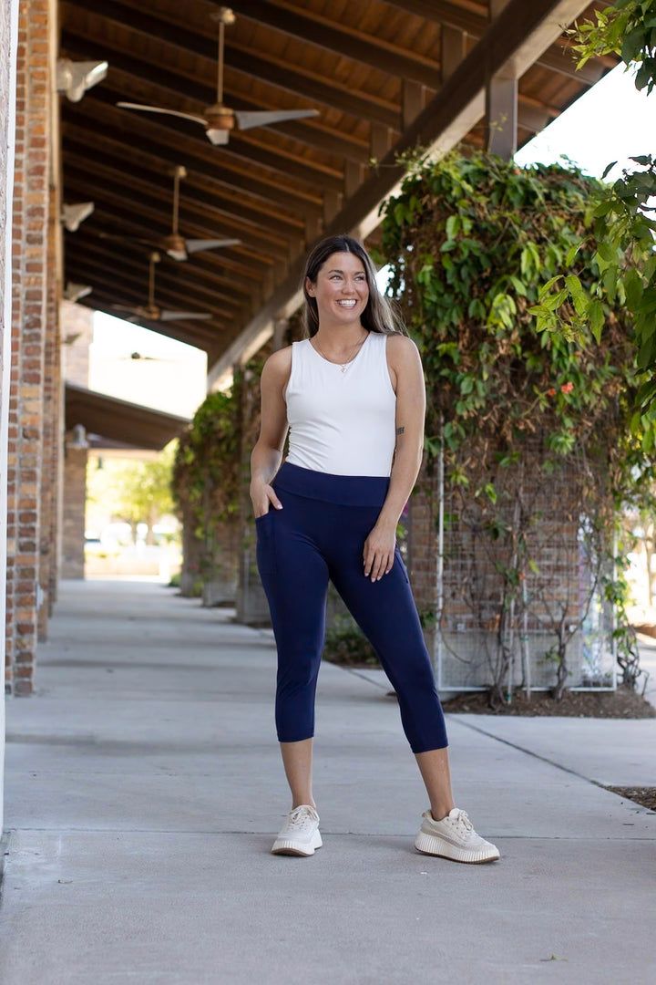 The Nova Navy Capri With Pocket Leggings