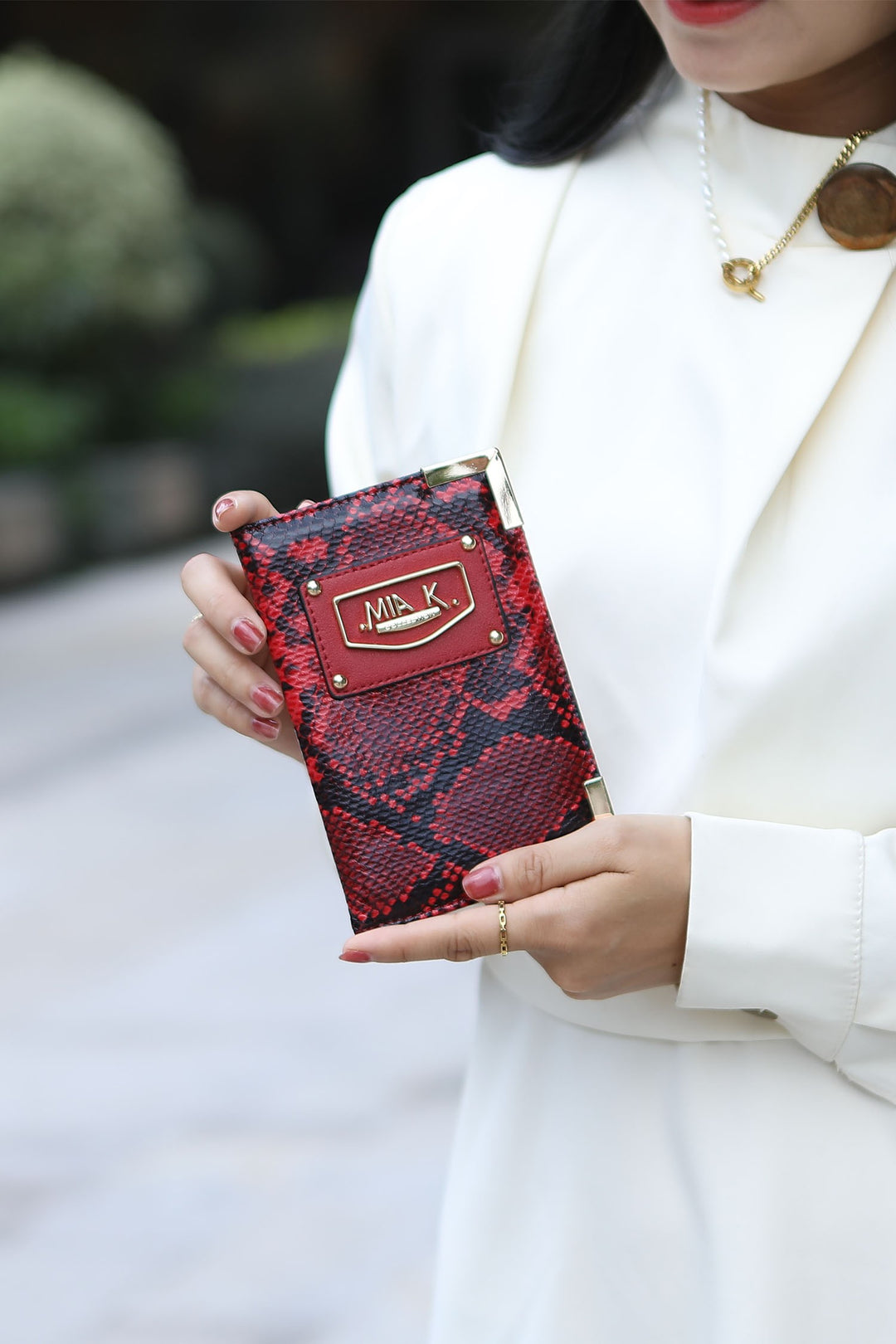 Mkf Darla Snake Travel Gift Set By Mia K