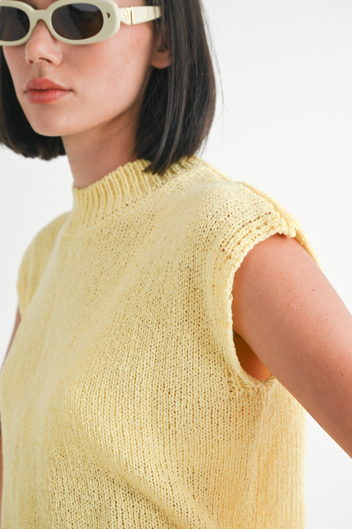 OFF WHITE Sleeveless Sweater Top