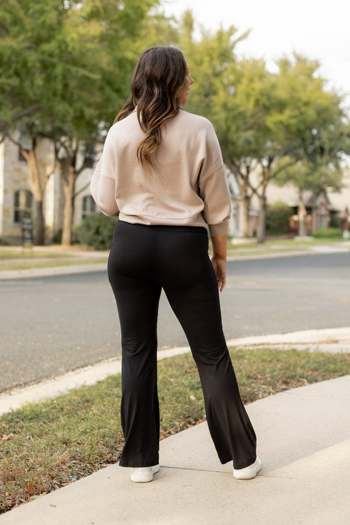 The Liz Crossover Bootcut Leggings With Pockets