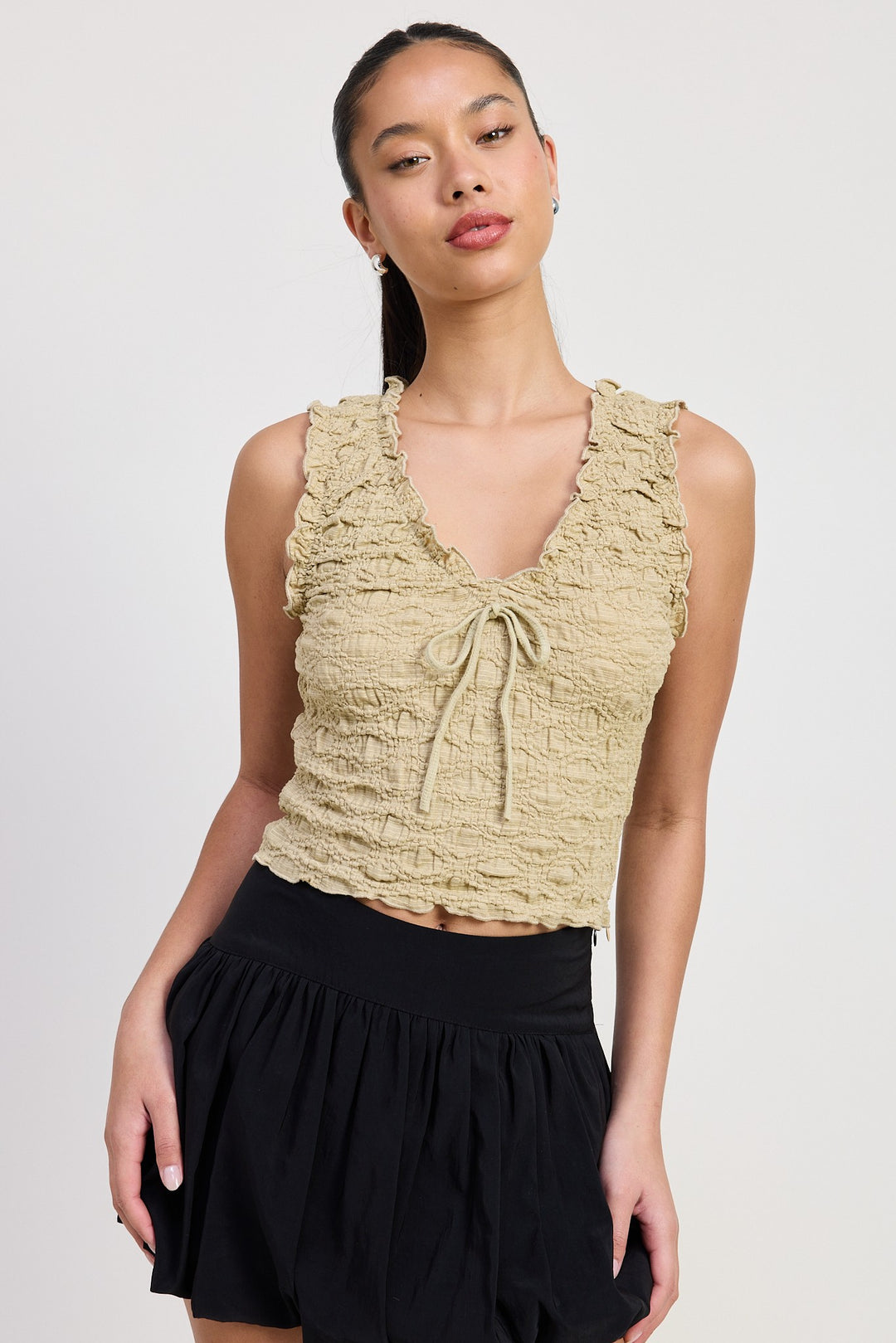 BLACK Sleeveless Ruffle Top