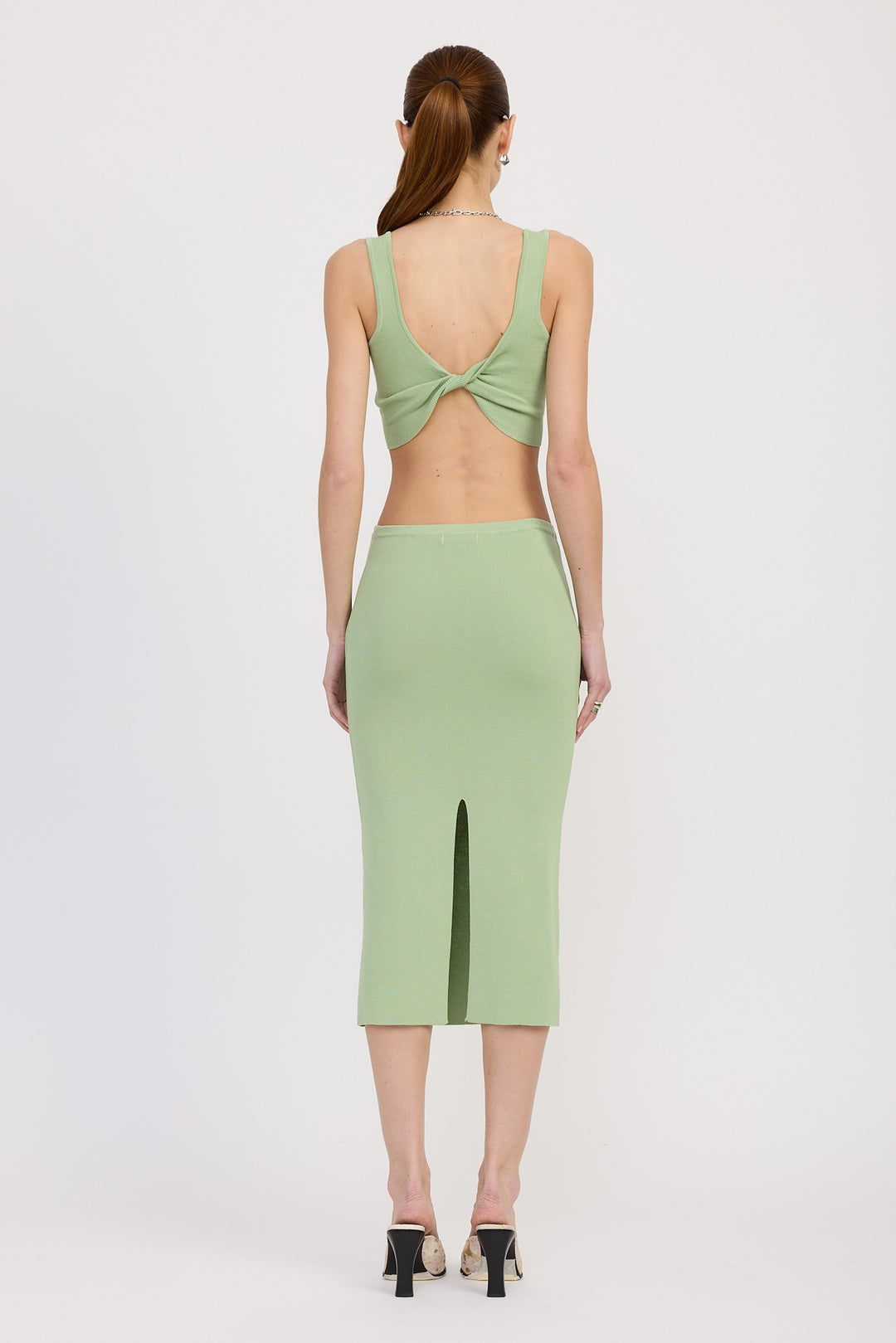 Sleevelss Cropped Top With Back Twist