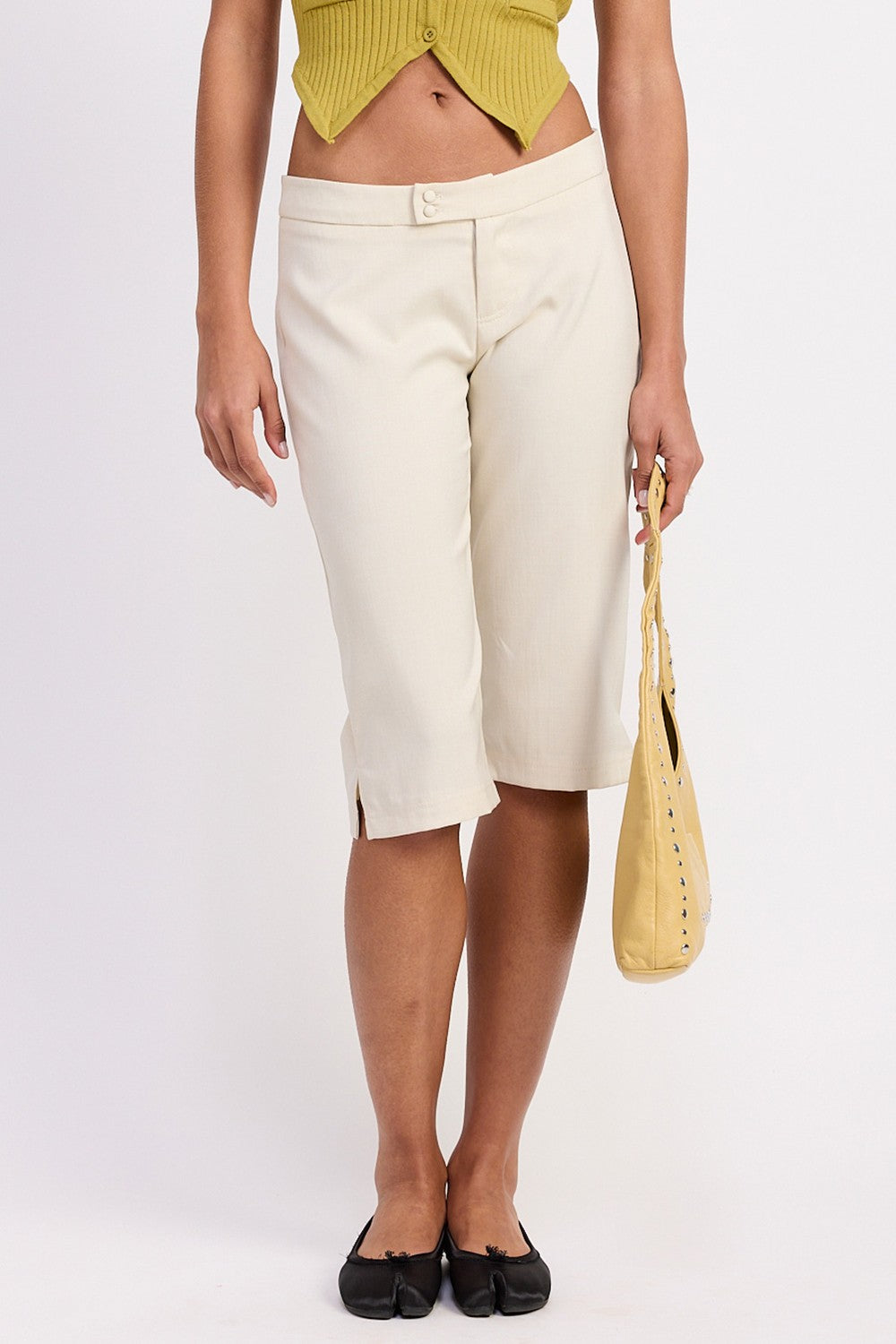 Ivory Tailored Mid Rise Bermuda Pants With Front Button