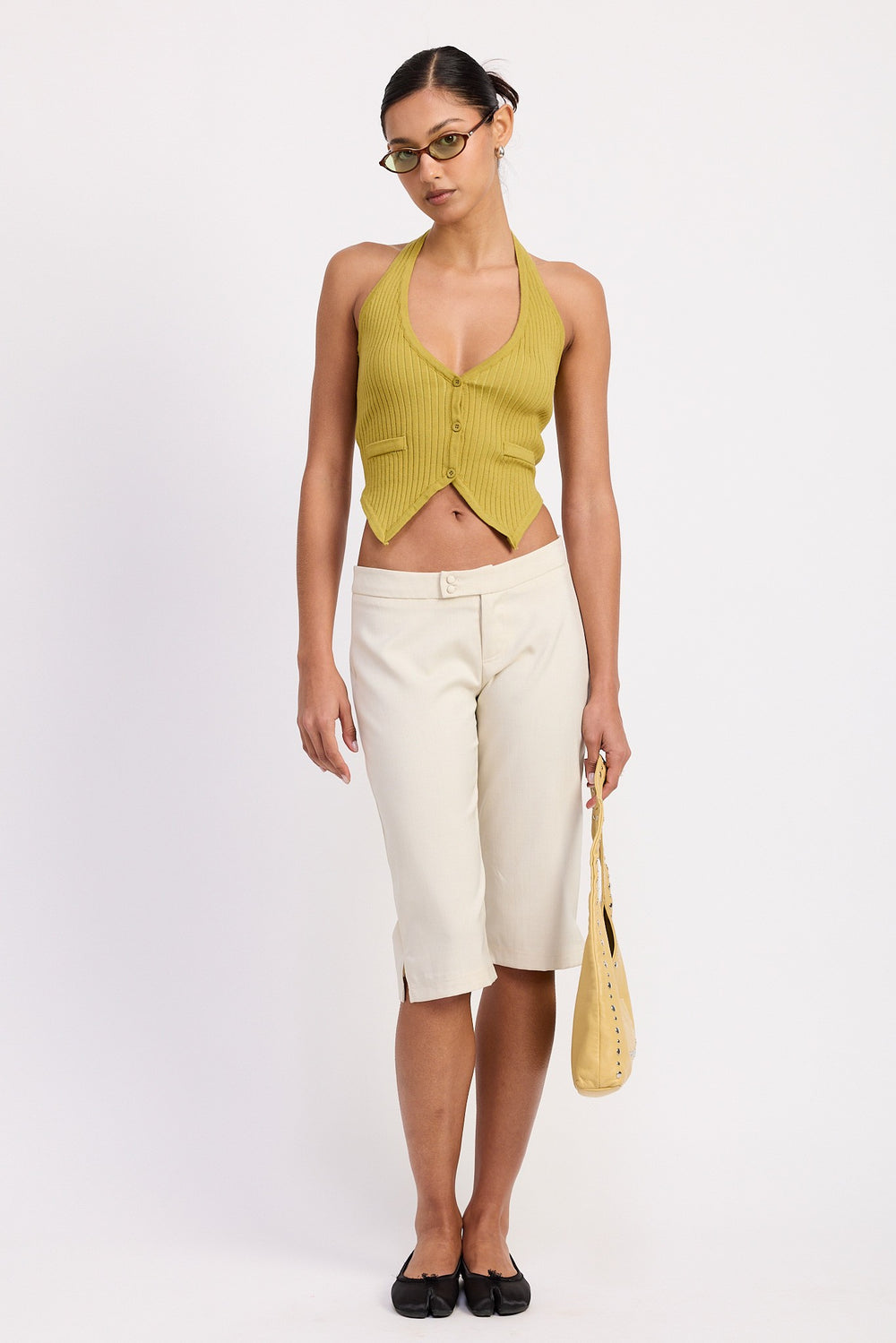 Ivory Tailored Mid Rise Bermuda Pants With Front Button