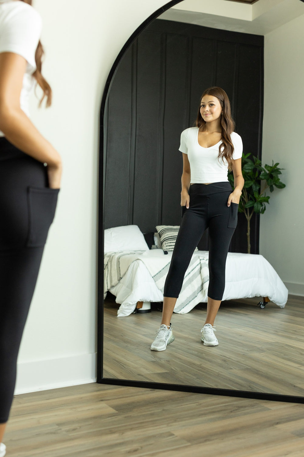 Black The Lillian Sculpting Crossover Capri
