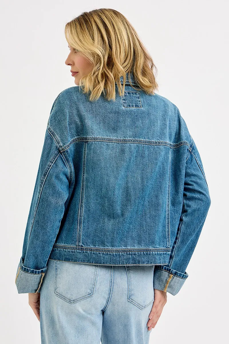 Medium Risen Oversized Cargo Pocket Denim Jacket With Cuffed Sleeves