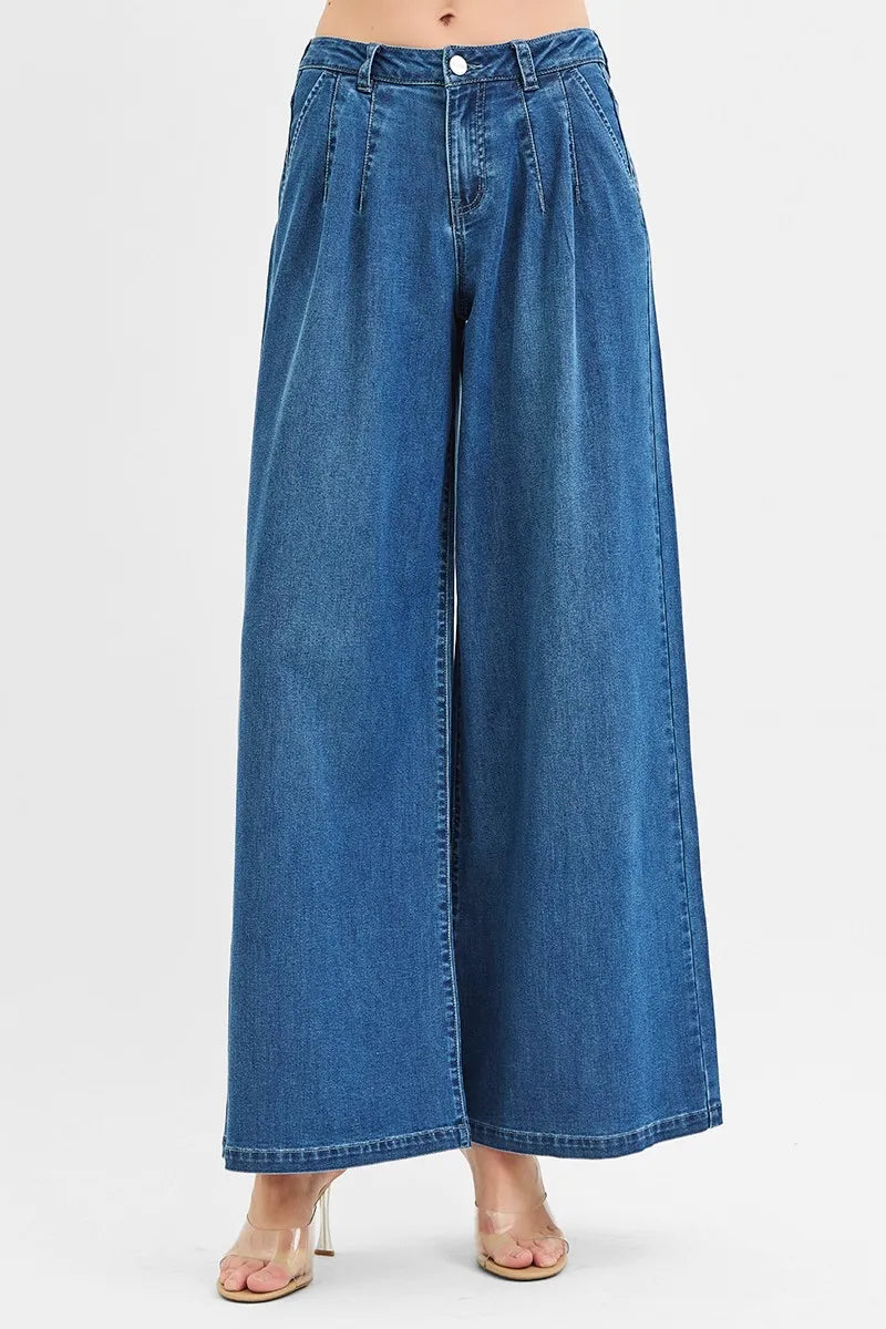 Medium Risen Mid Rise Fit Wide Leg Knit Denim Look Jeans
