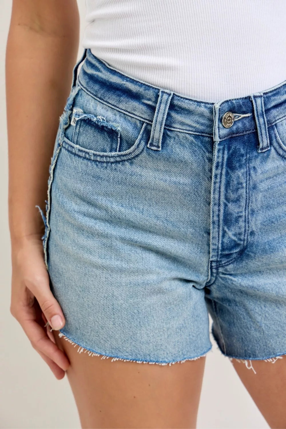 Judy Blue Hw Rigid Magic Cut Off Denim Shorts With Raw Side Seams