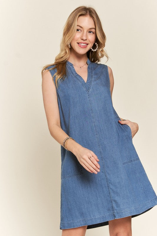 Medium Adora Notched Sleeveless Denim Dress With Pockets