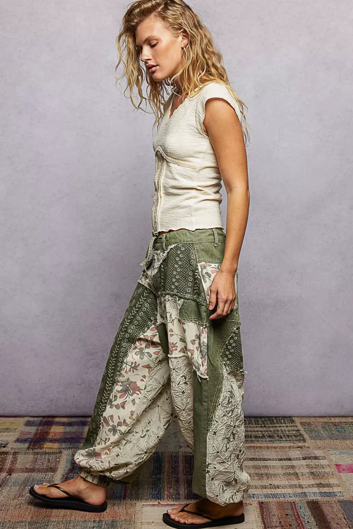 Pol V Neck Lightweight Textured Short Sleeve Knit Top With Lace Trim 4