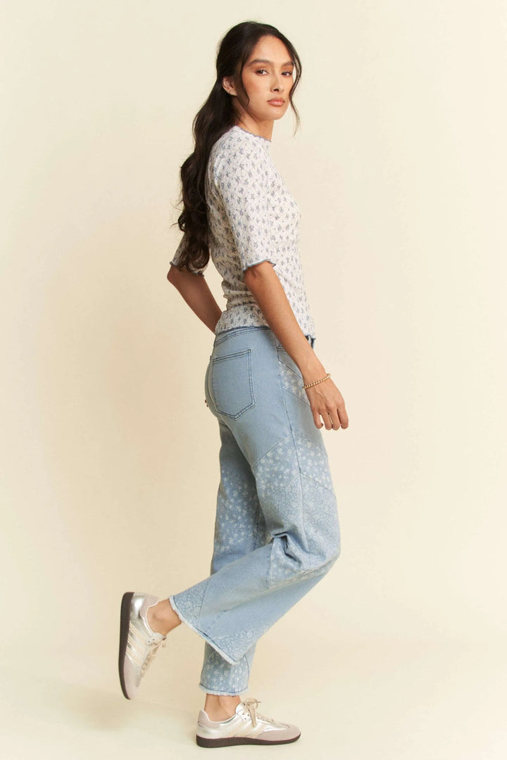 Davi Dani Lace Stretch Floral Marrow Edge Half Sleeve Top
