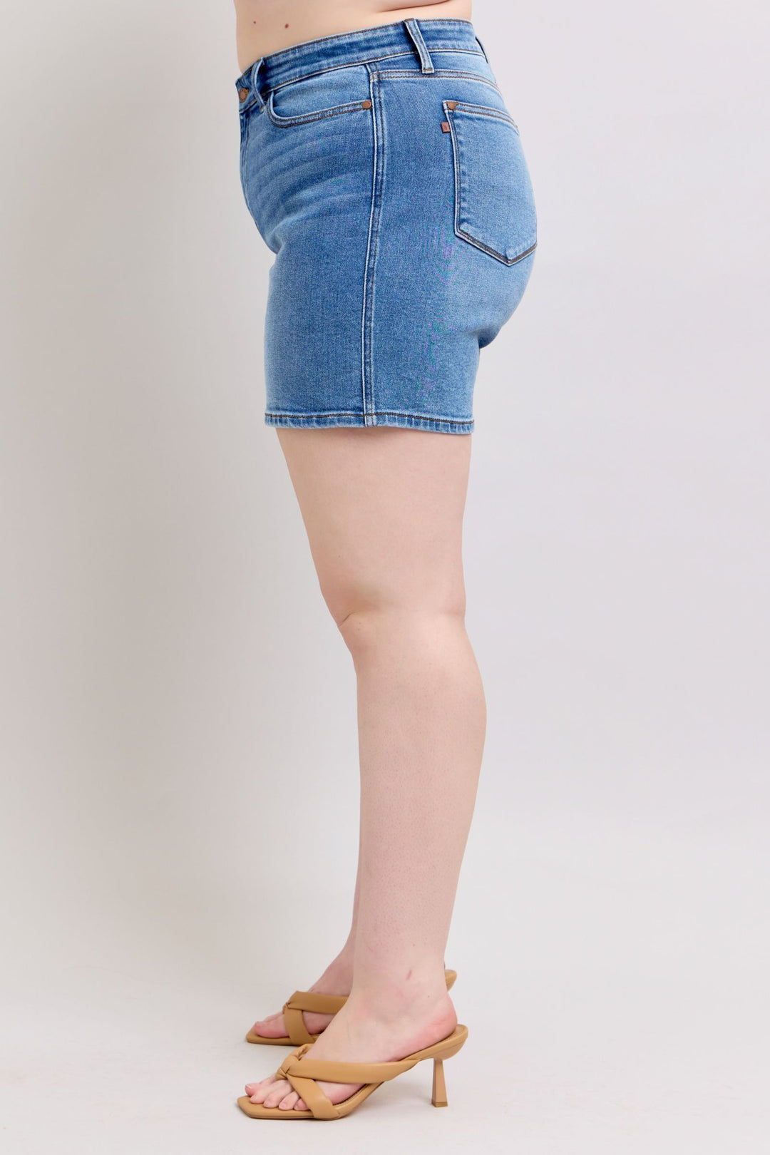 Medium Judy Blue Full Size 2 Button Denim Shorts With Pockets Plus Size