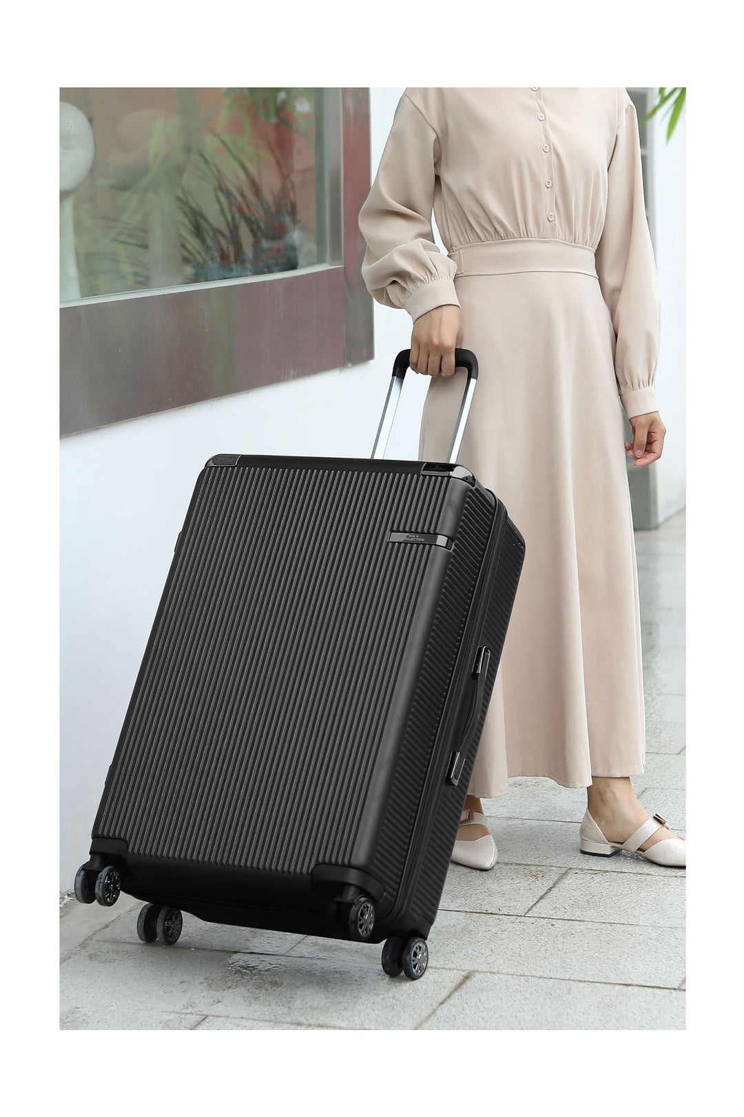 Black Mkf Tulum 22 5 Check In Spinner By Mia K