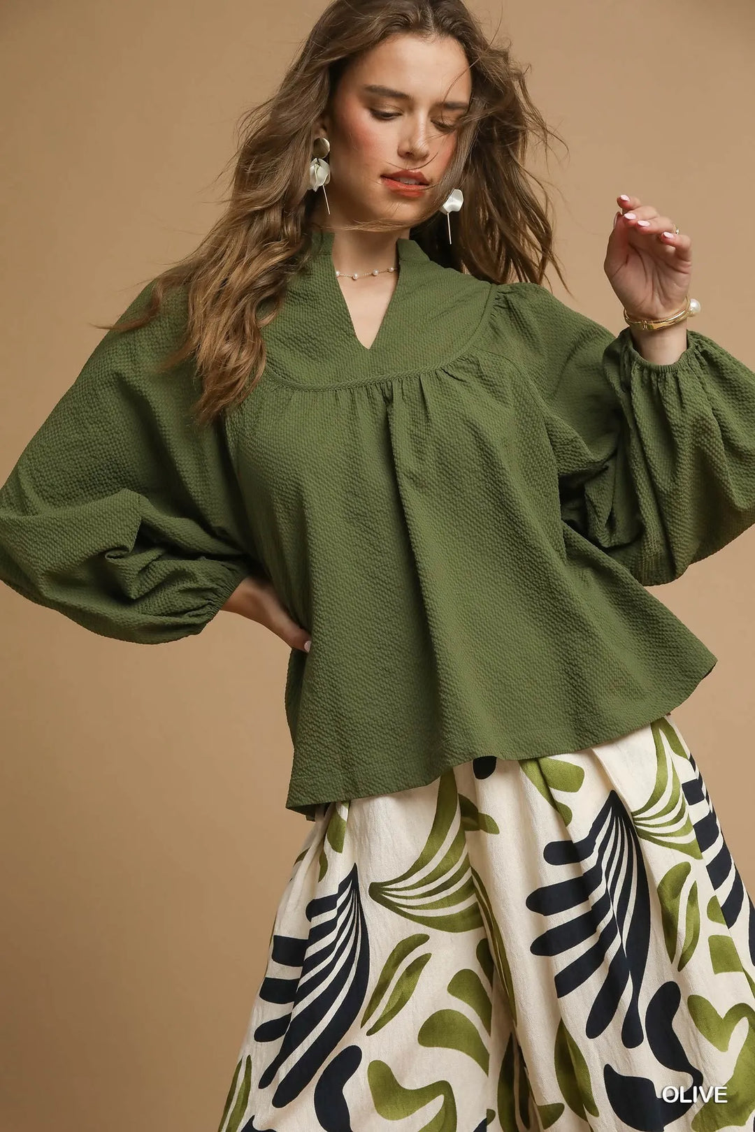 Olive Umgee Textured Notched Blouse With Balloon Sleeves 2