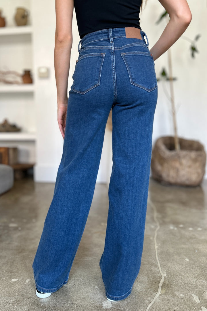 Medium Judy Blue Full Size High Rise Straight Jeans