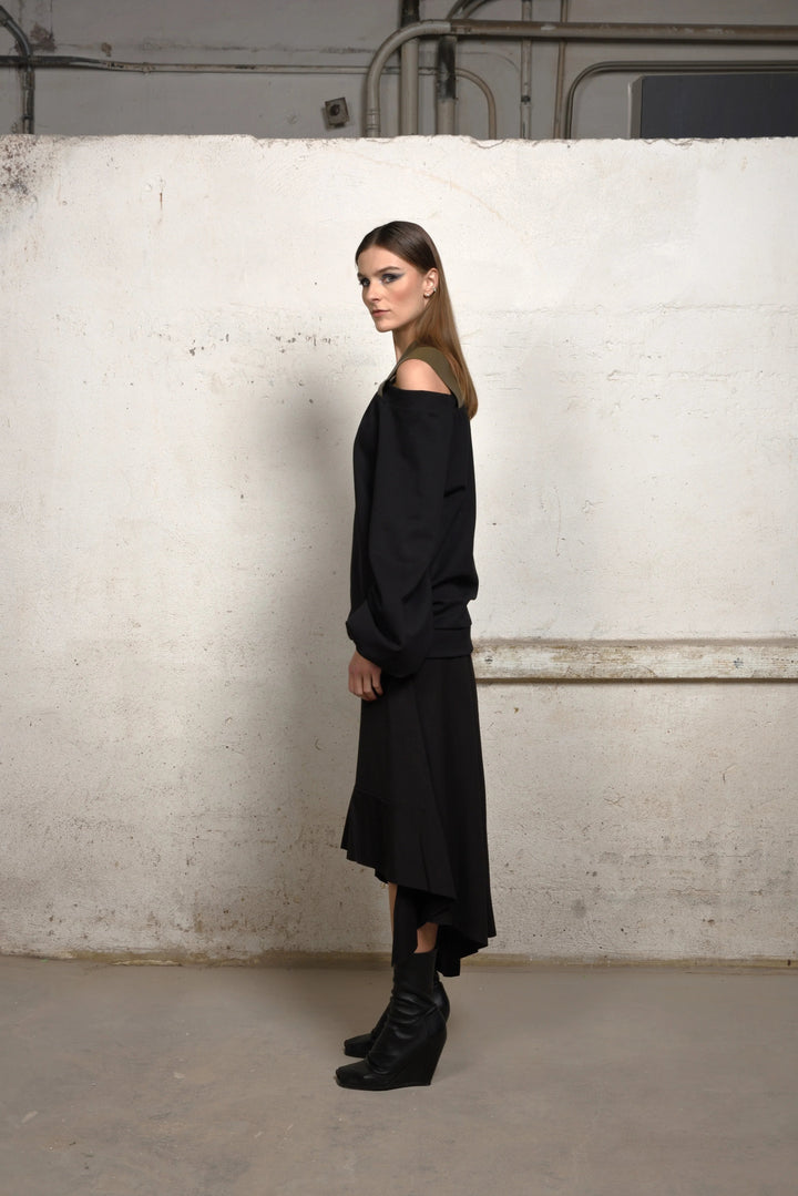 Large Asymmetrical Jumper