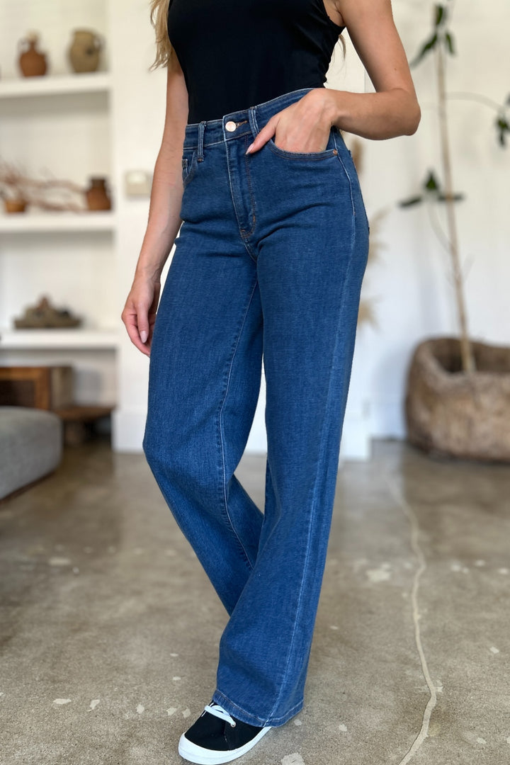 Medium Judy Blue Full Size High Rise Straight Jeans
