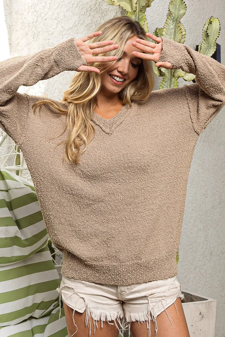 Latte Bibi Raw Edged Popcorn Texture V Neck Sweater