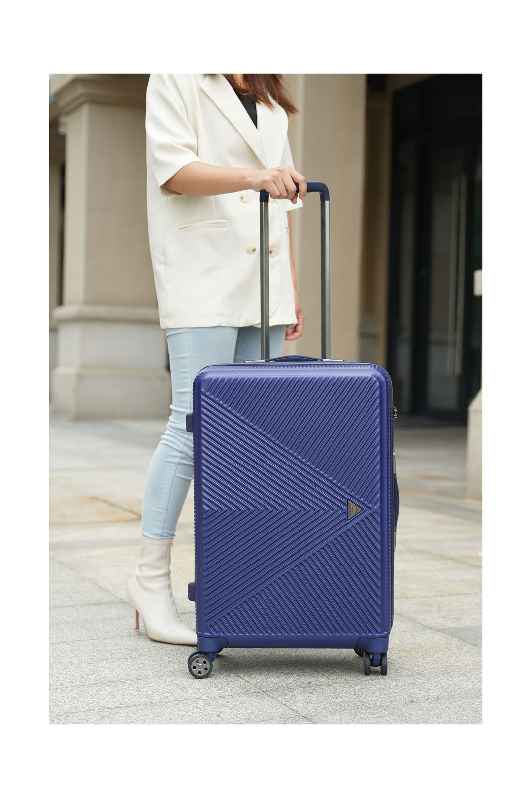 Black Mkf Felicity Large Hardside Spinner By Mia K