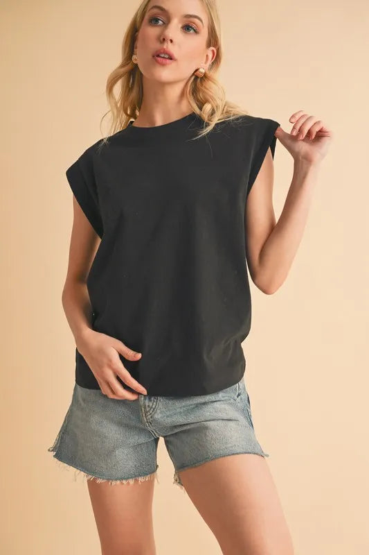 Aemi Co Solid Color Round Neck Sleeveless Top