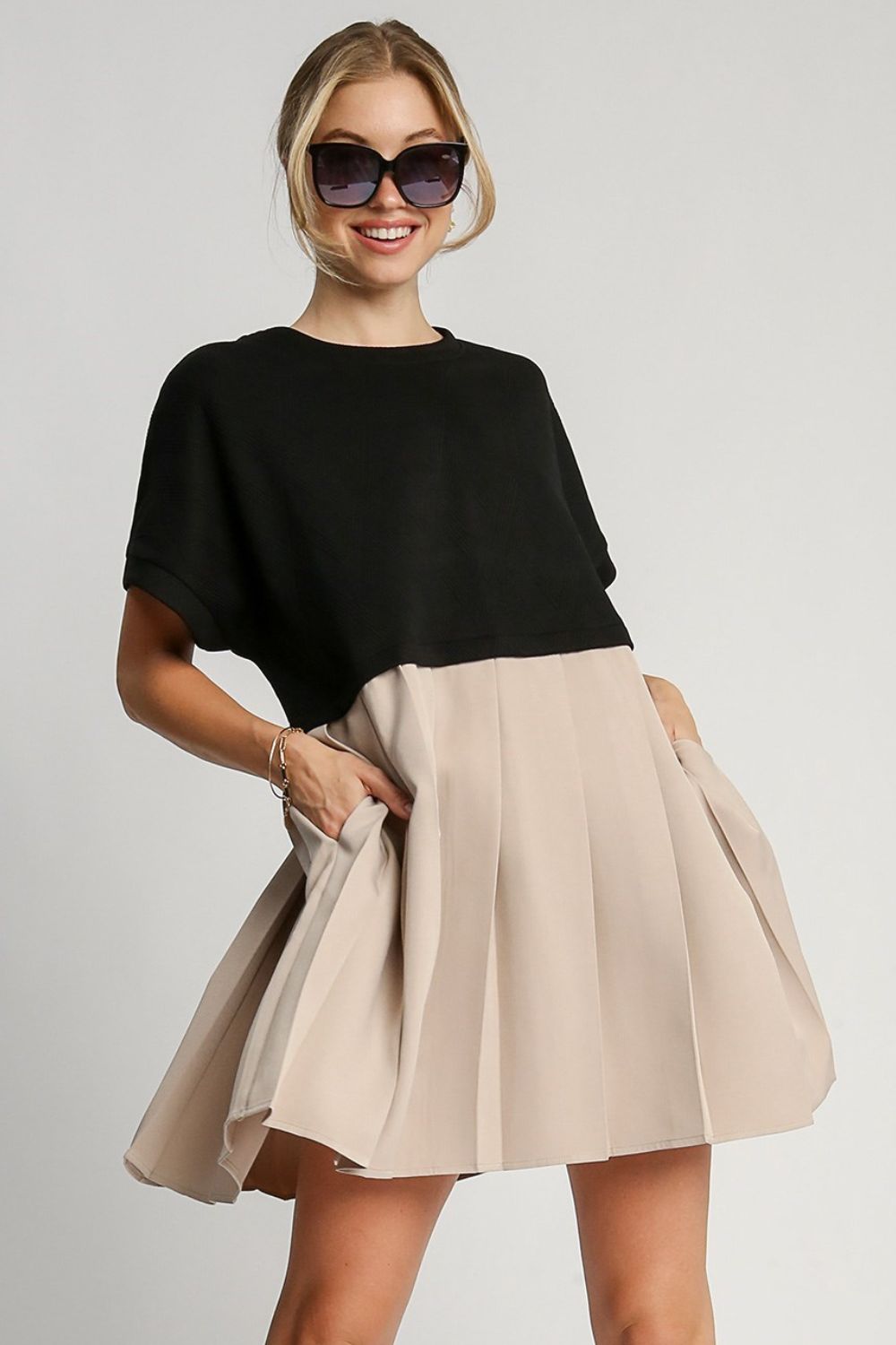 Black Umgee Full Size Round Neck Pleated Dress With Side Pockets Plus Size