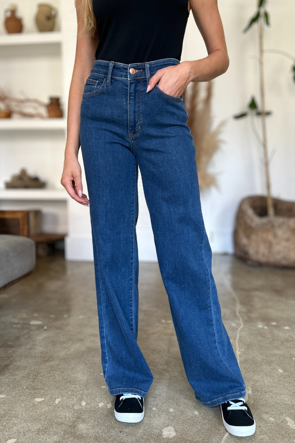 Medium Judy Blue Full Size High Rise Straight Jeans