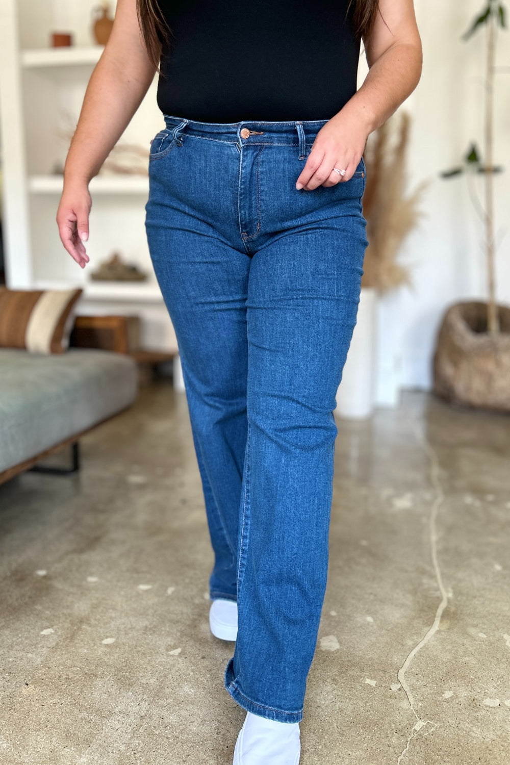 Medium Judy Blue Full Size High Rise Straight Jeans