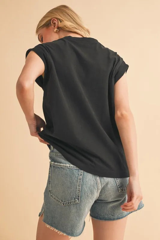 Aemi Co Solid Color Round Neck Sleeveless Top