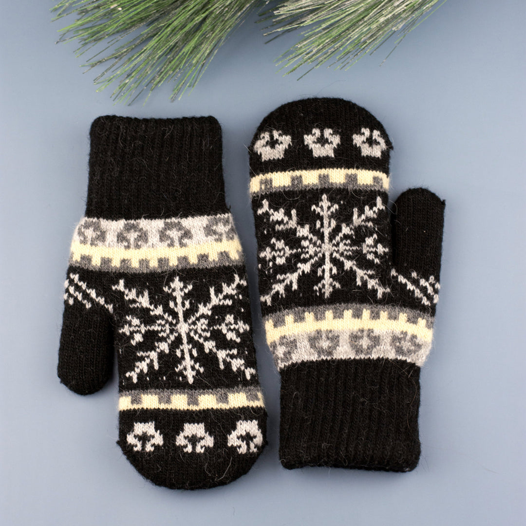 Nordic Snowflake Mittens 1