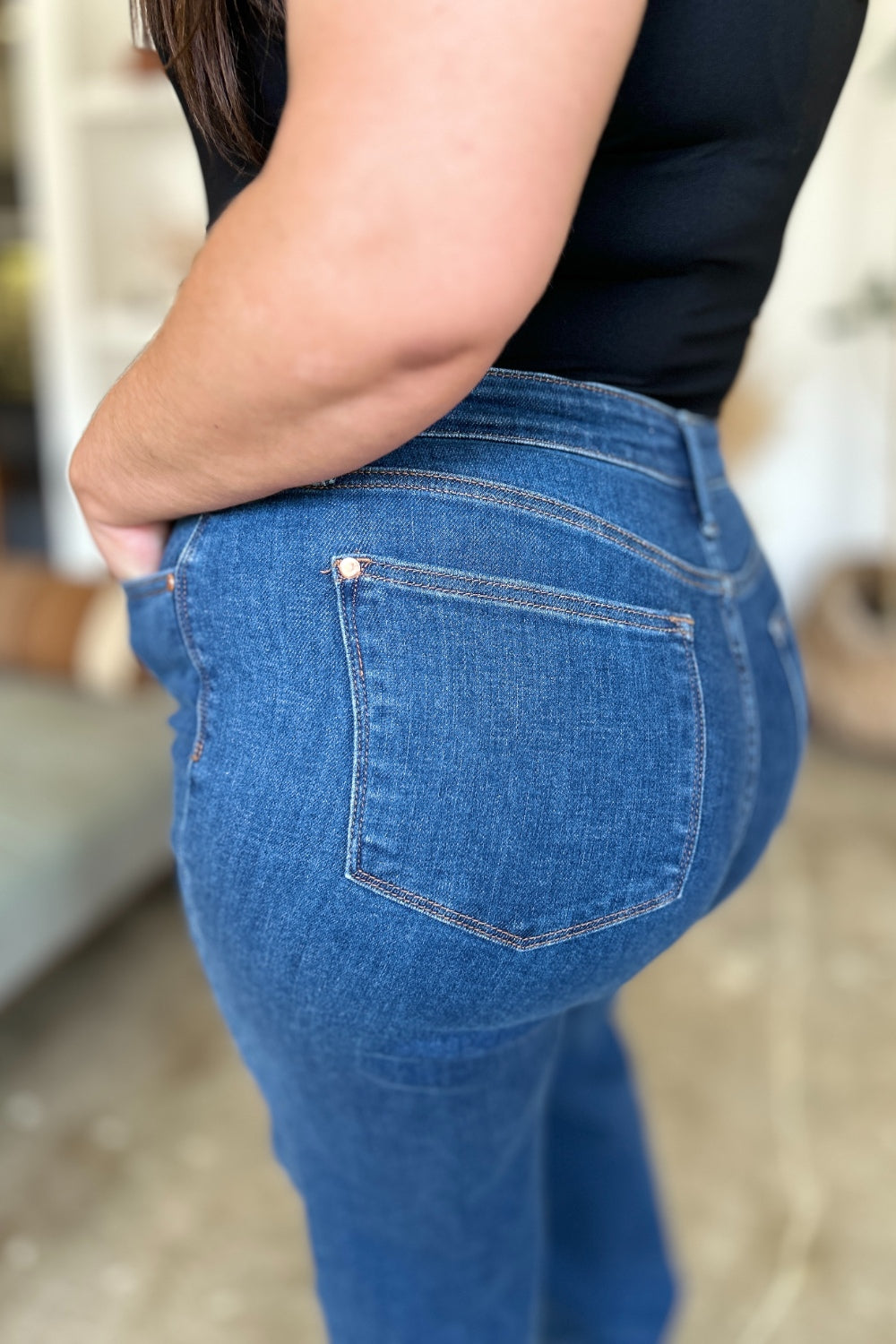 Medium Judy Blue Full Size High Rise Straight Jeans