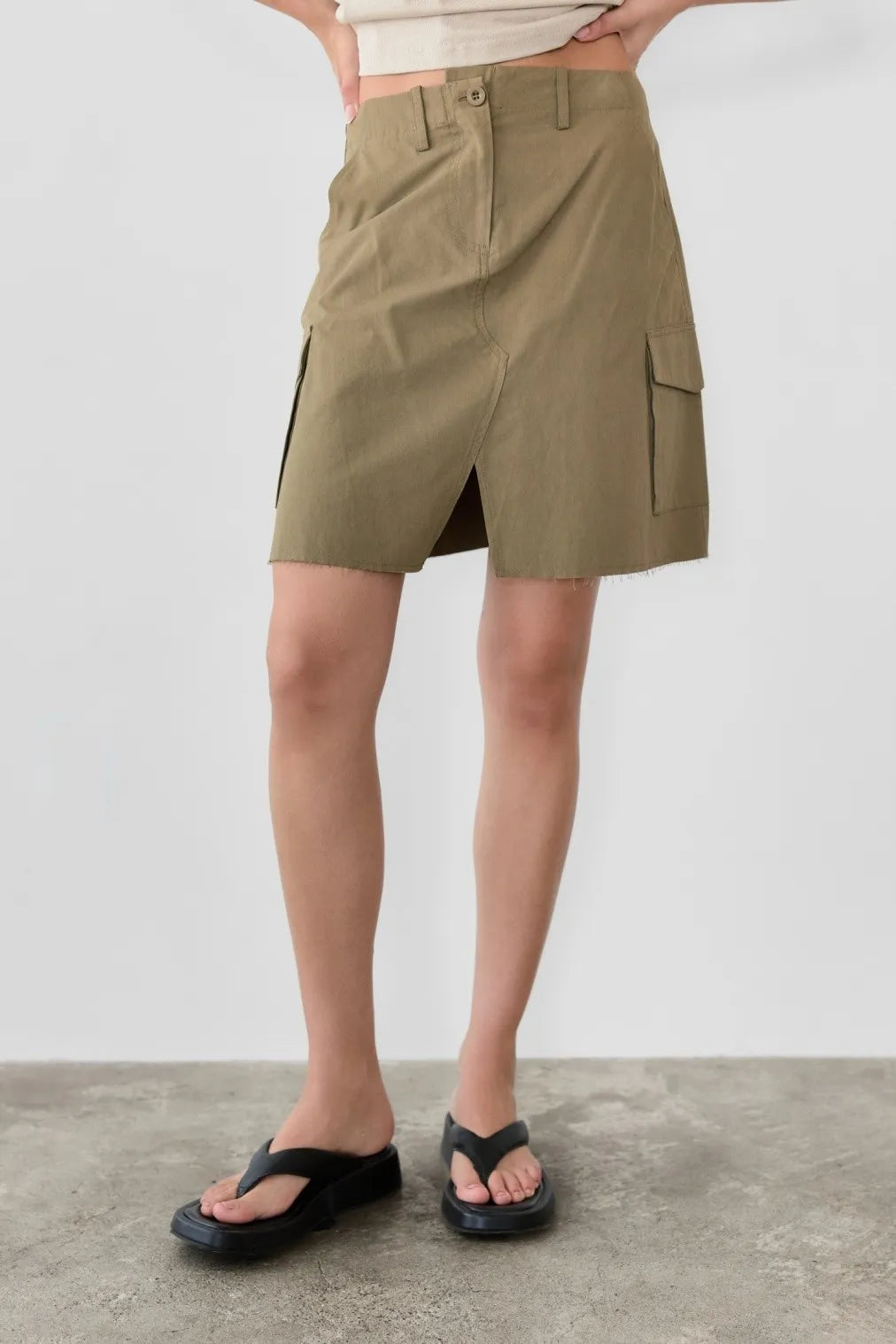 Olive Pol Slit Skirt With Pockets