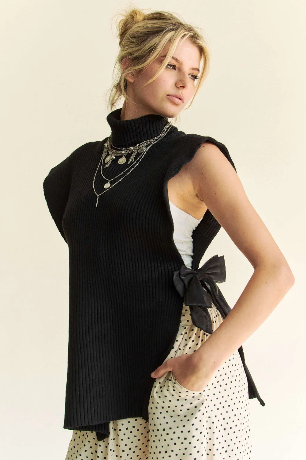 Davi Dani Side Split Turtleneck Sleeveless Knit Top