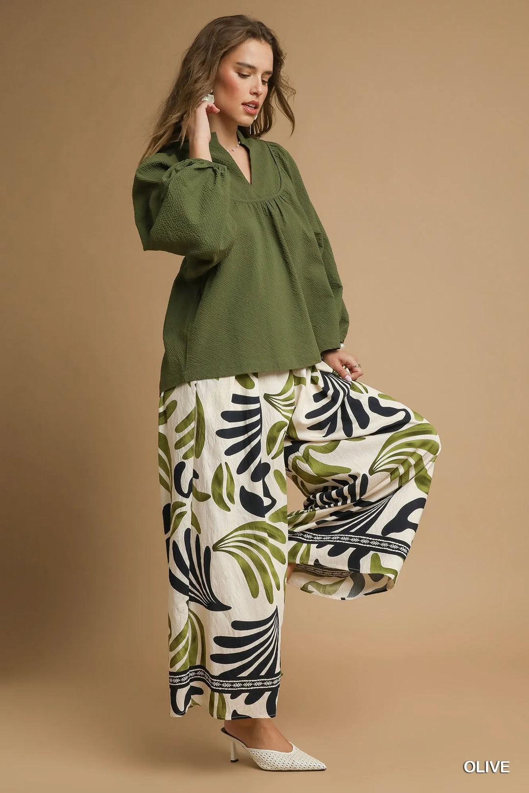 Olive Umgee Textured Notched Blouse With Balloon Sleeves 2