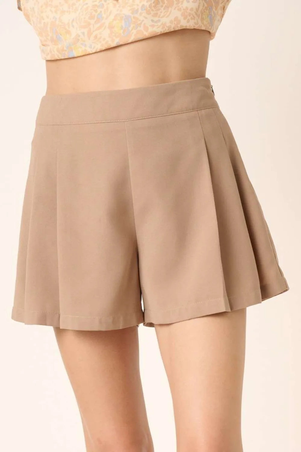 Tan Mittoshop Side Invisible Zipper Pleated Shorts 1