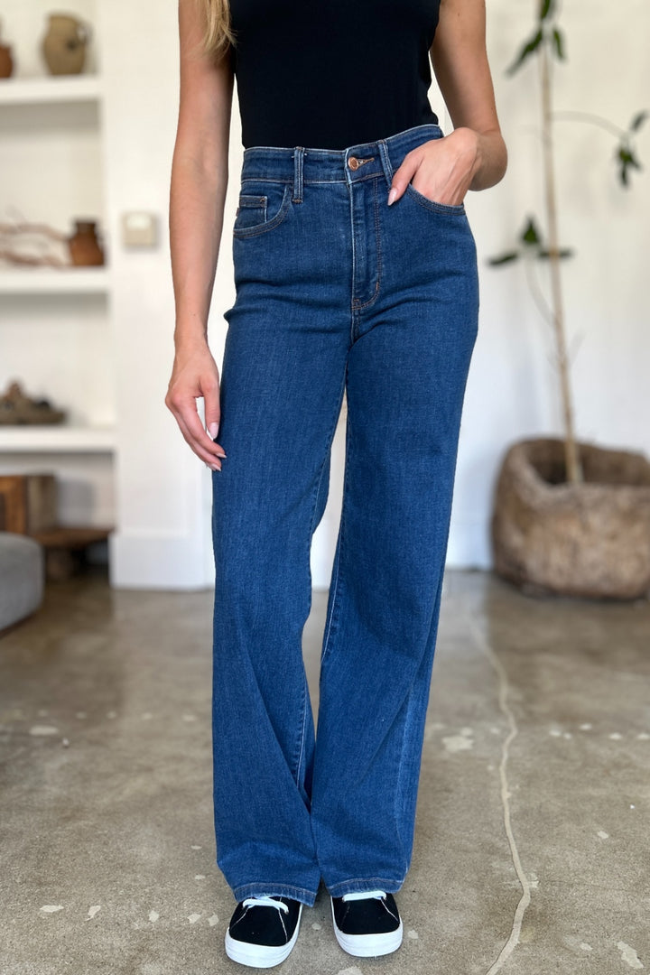 Medium Judy Blue Full Size High Rise Straight Jeans