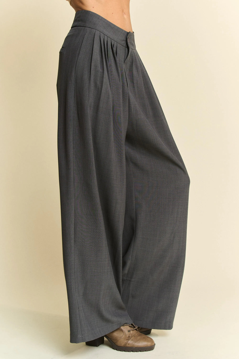 Grey Davi Dani Solid Back Pocket Shirring Detail Wide Leg Pants