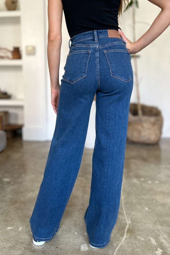Medium Judy Blue Full Size High Rise Straight Jeans