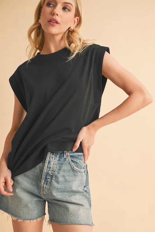 Aemi Co Solid Color Round Neck Sleeveless Top