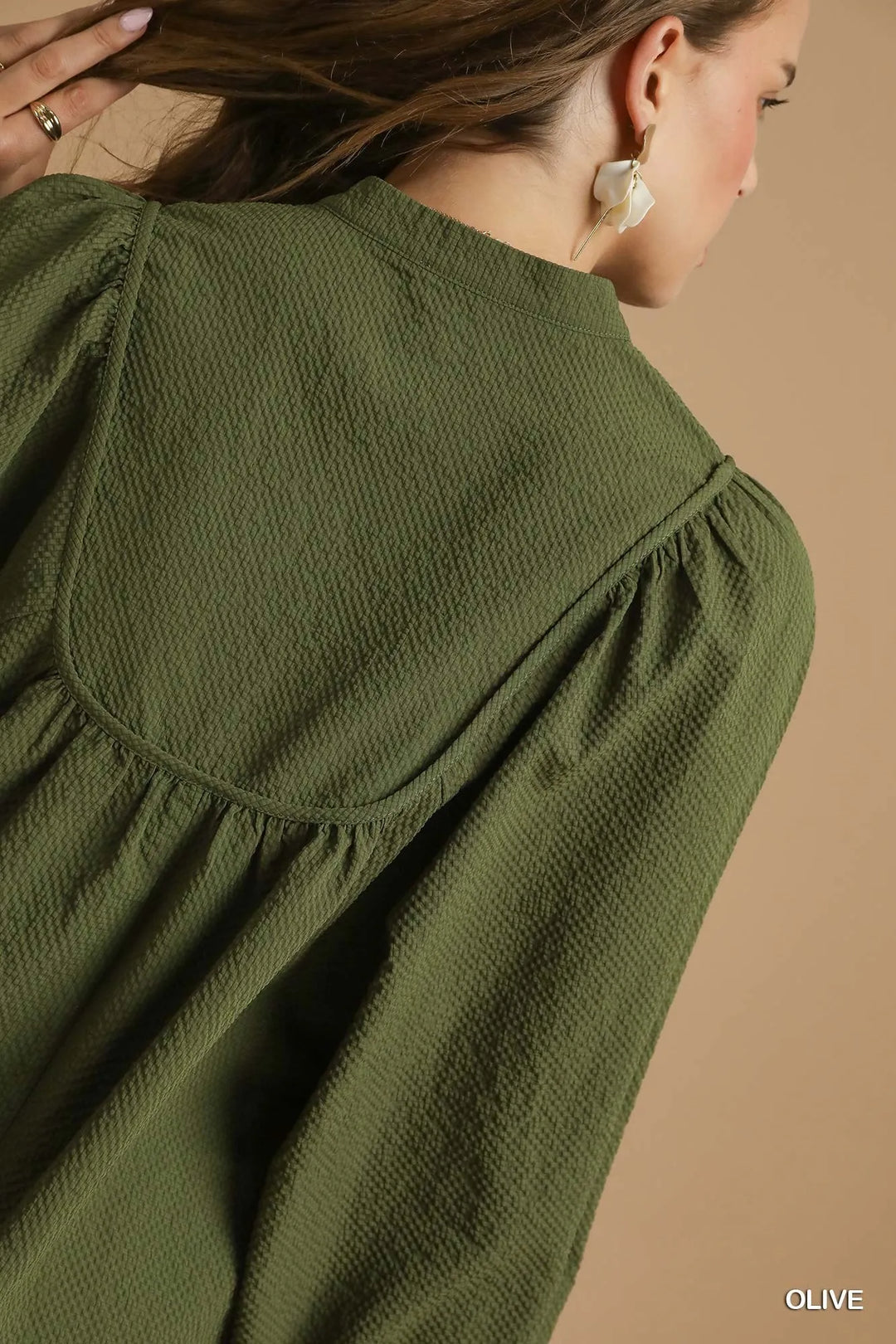 Umgee Textured Notched Blouse With Balloon Sleeves 2